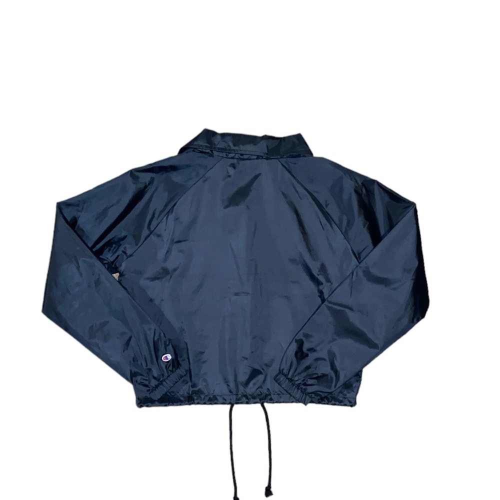 Champion Button Down Cropped Windbreak - Picture 4 of 4